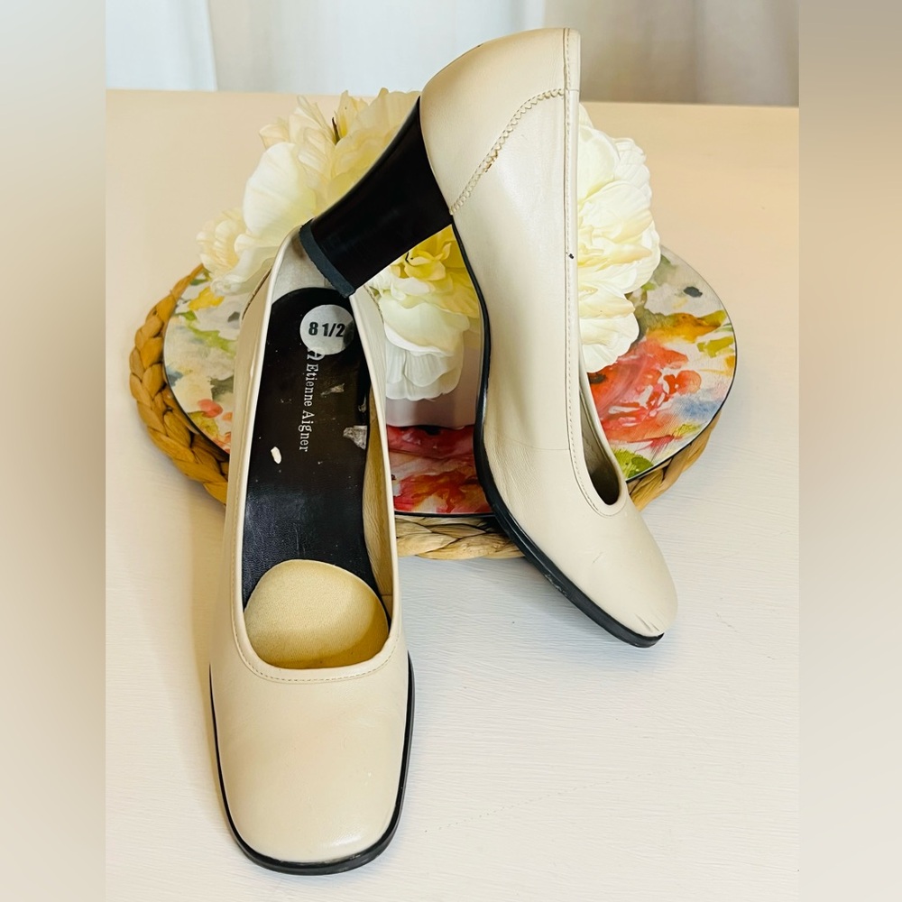 ETIENNE AIGNER Cream Leather Square Toe Block Heel Pumps Women’s Size |8.5 - Picture 3 of 6